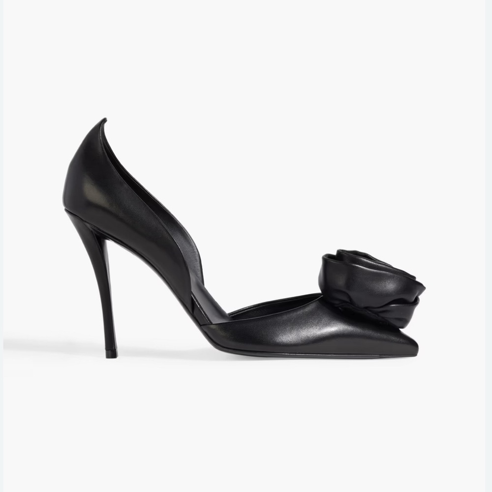 ROGER VIVIER Floral-appliquéd leather pumps